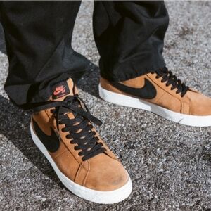 Nike SB Men's Blazer Mid Sneaker Light Tan/Black Size 9